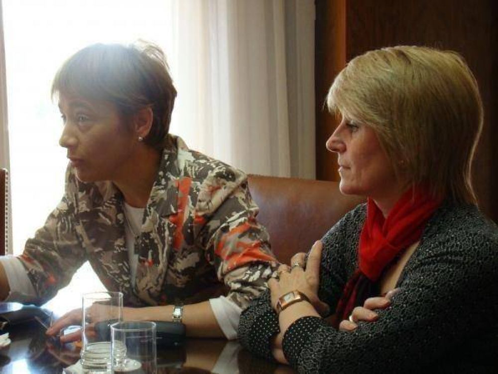 Belous reclama que los diputados del FPV apoyen el proyecto de conectividad de la isla