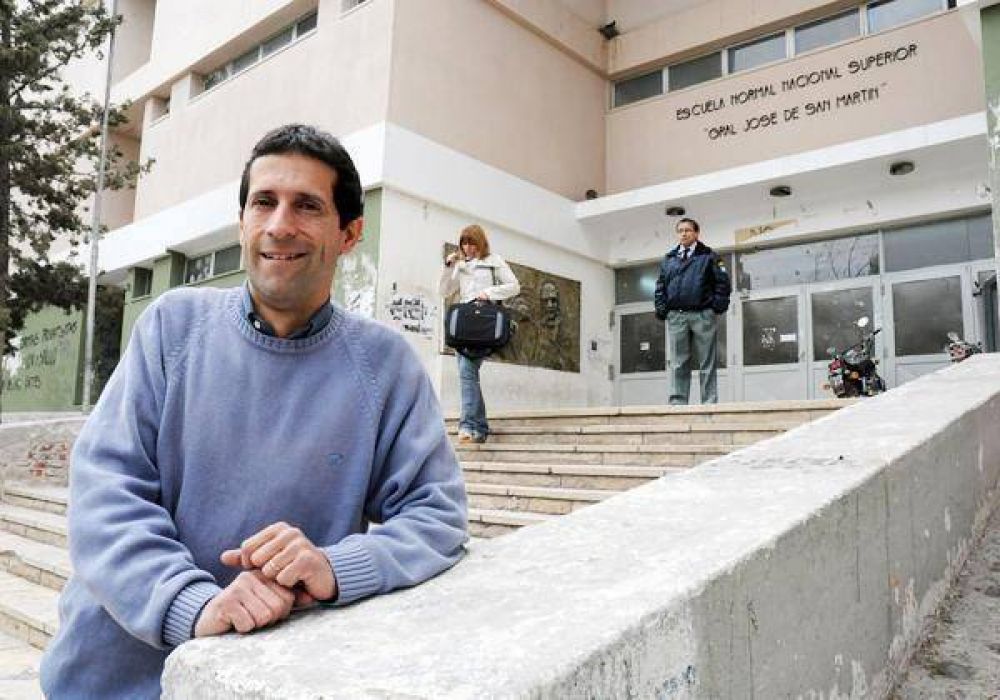 �La pol�tica debe ser un medio para servir y no un fin del cual servirse�