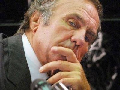 Reutemann pronostica �un triunfo abrumador� de Cristina