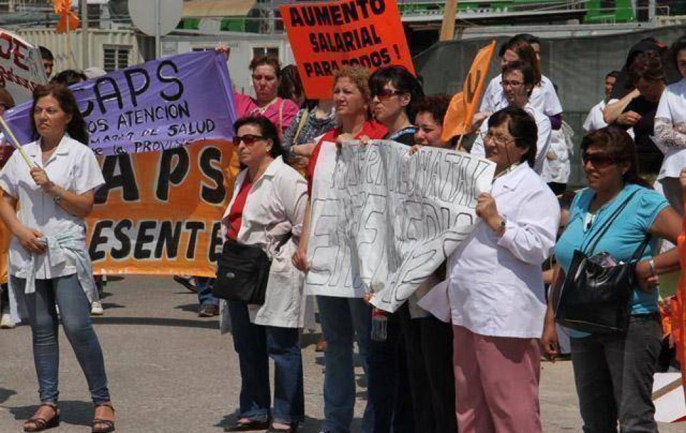 El Gobierno reafirm� que no discutir� salarios  y los m�dicos coordinan nuevas protestas