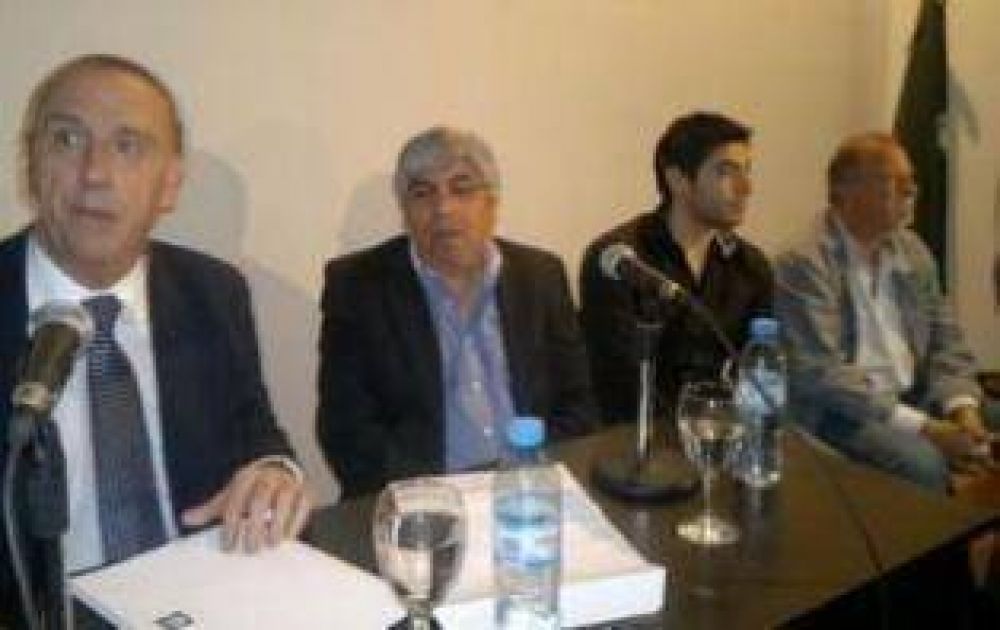 Moyano en C�rdoba pronostic� "tiempo dif�ciles"