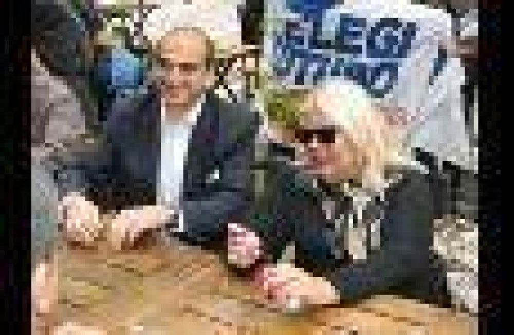 Lilita vino con el ventilador encendido a Mendoza y no se salv� nadie de la "brisa"