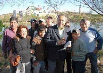 Adolfo recorri� dos barrios de San Luis y escuch� a los vecinos