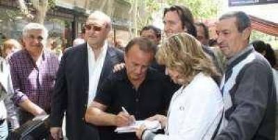 El macrista Del Sel caus� revoluci�n en la peatonal