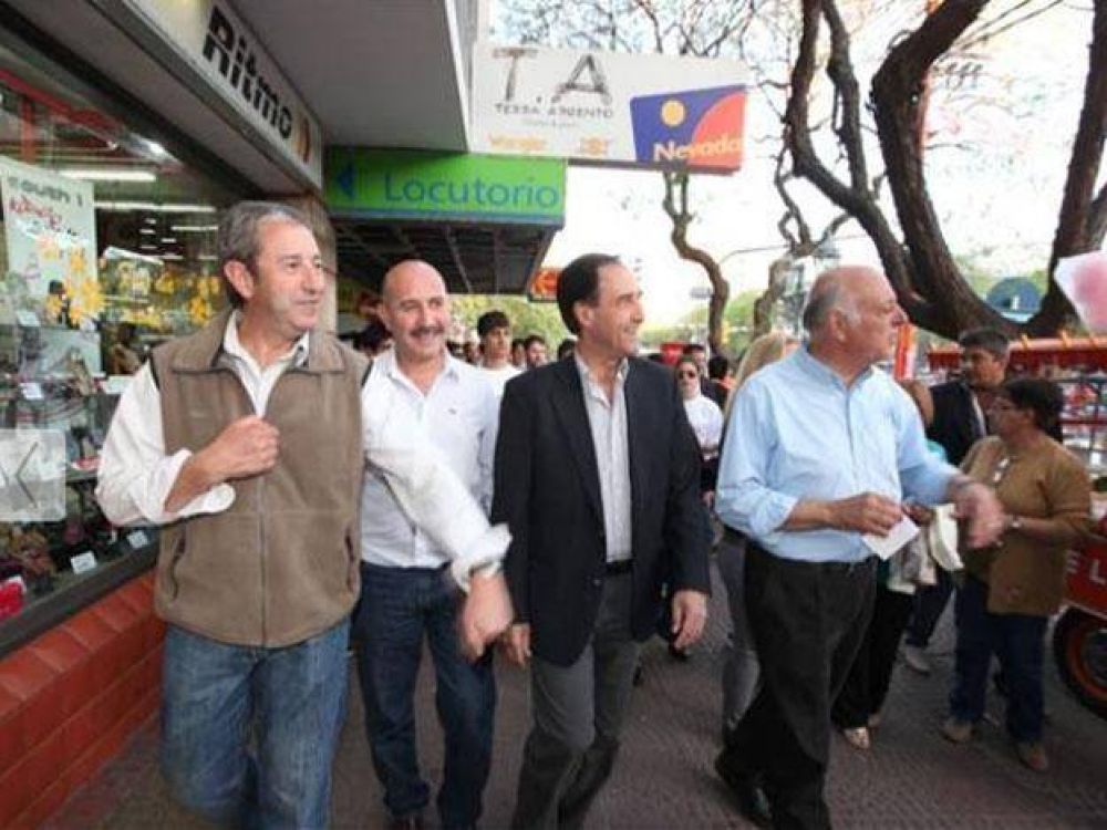 En la recta final, Cobos acompa�� a Iglesias por San Rafael