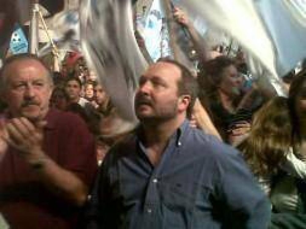 Elecciones 2011: Sabbatella encabez� acto de cierre de campa�a en Mor�n