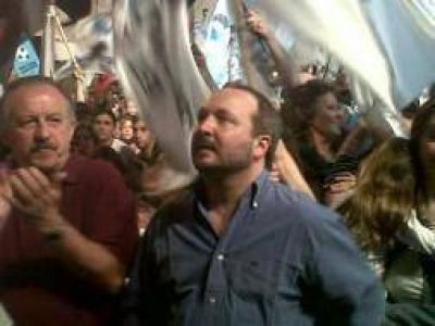 Elecciones 2011: Sabbatella encabez� acto de cierre de campa�a en Mor�n