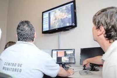 Anunciaron que comienzan a instalar los botones antip�nico en los taxis y remises