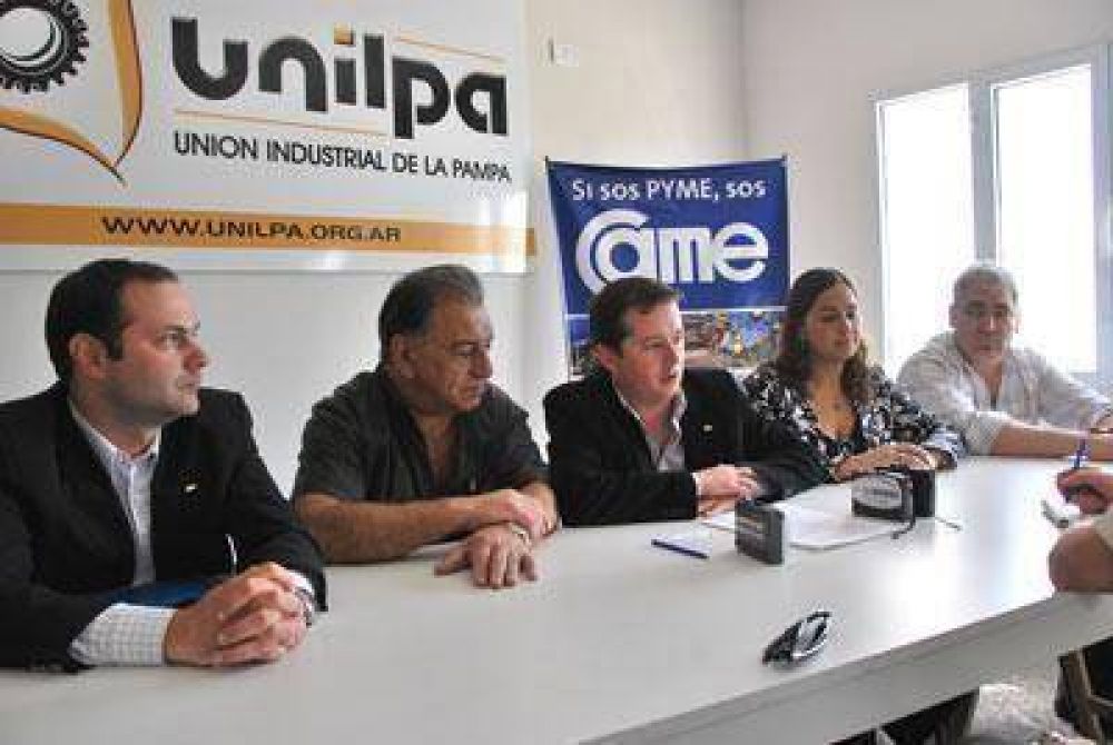 Debaten j�venes emprendedores y empresarios pampeanos