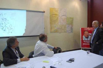 El Frepam present� su propuesta h�drica: "la disputa que se viene es por el oro azul, el agua"