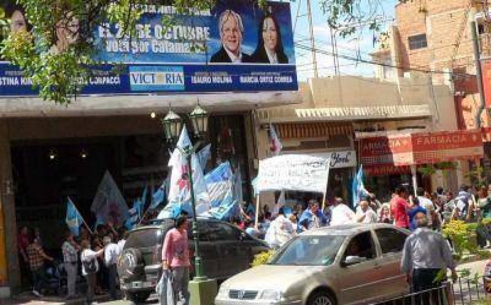 Patota del peronismo hostig� a adherentes del FCyS durante una caminata