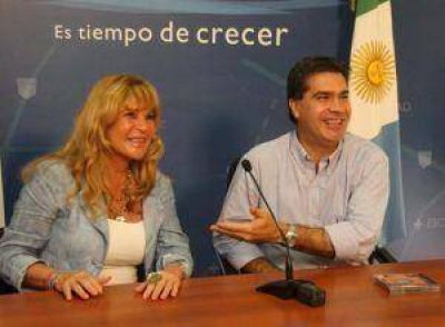 Acuerdo entre Capitanich y Ayala por cloacas, pavimento, residuos y transporte