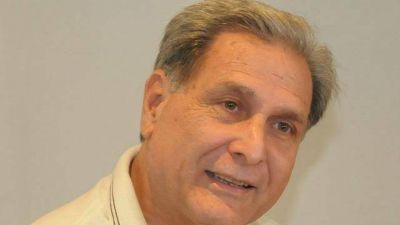Urribarri busca recuperar posiciones en el Congreso