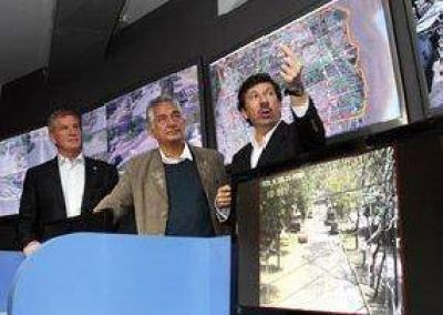 Rodr�guez Sa� hizo campa�a con De Narv�ez y Jorge Macri