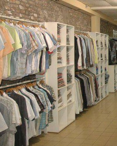 En los �ltimos tres meses, un empleado menos cada dos d�as en los comercios