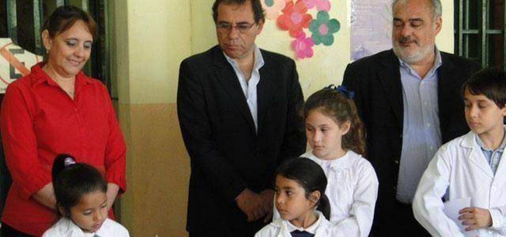 Ricardo inaugur� 2 nuevos comedores escolares en Capital y sum� as� 1700 raciones de alimentos