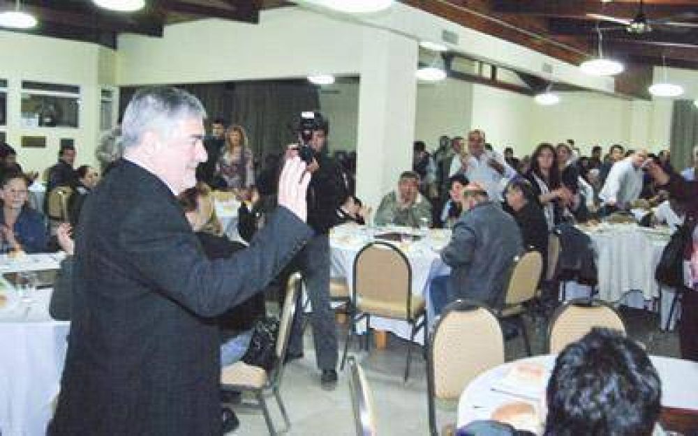 Das Neves hizo rancho aparte en Comodoro