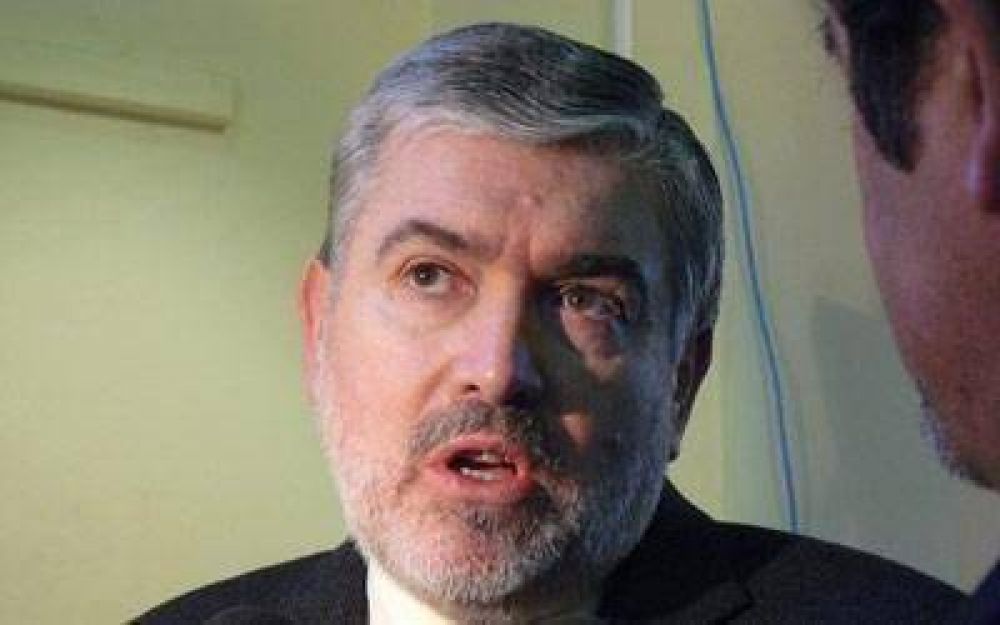 Pais: �el gran objetivo es la reelecci�n y las tres bancas�
