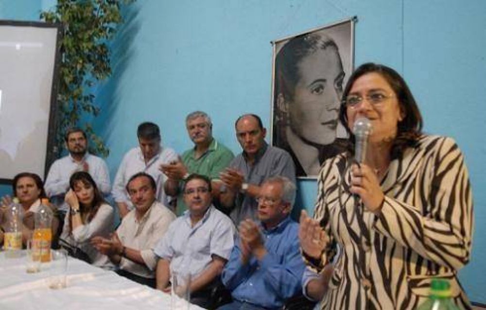 "No seamos sectarios, sino amplios. Venimos a sumar, no a dividir"