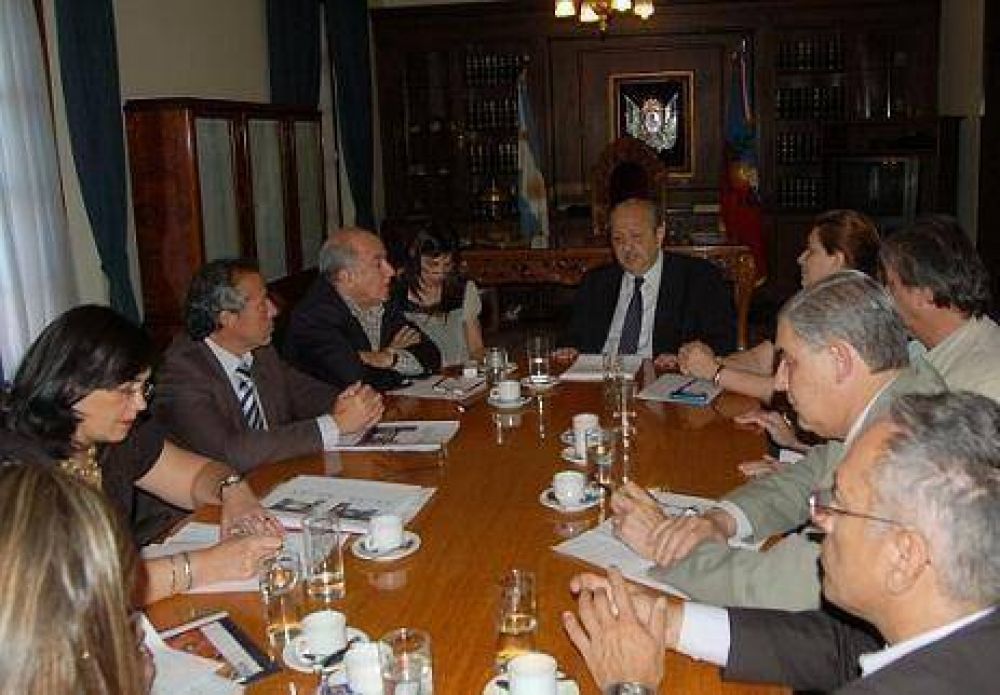 Brizuela le propone a Corpacci que defina la agenda de reuniones 