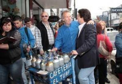 Fernando Espinoza recorri� el Centro Comercial de San Justo