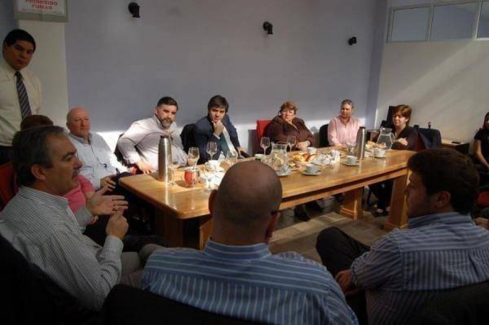 Labroca dijo que con la quita de fondos �est�n hundiendo los botes salvavidas�