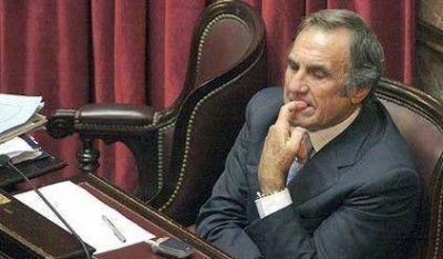 El gobierno y Obeid siguen fogoneando a Reutemann