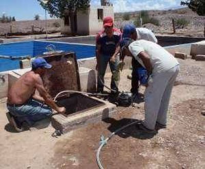 Una mega red dar� agua a 100 familias calingastinas