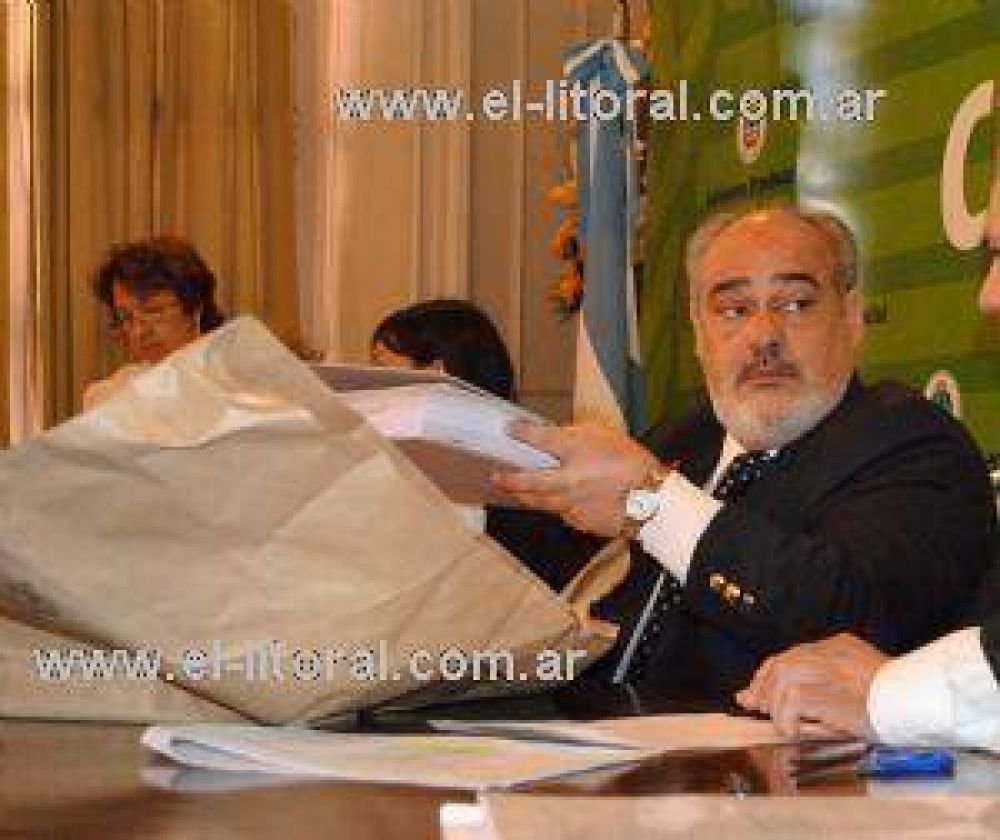 Ricardo llam� a �estar lo m�s cerca posible del Gobierno Nacional�
