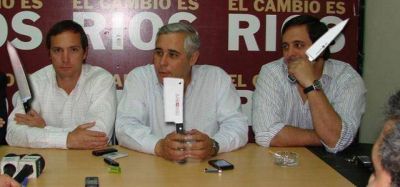 Ante la ola de rechazo en su propio espacio Fabi�n R�os critic� el "aborto" de boletas