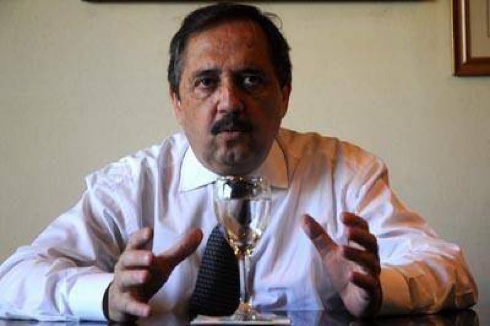 "La UCR es el �nico partido que asegura "equilibrio de poder"