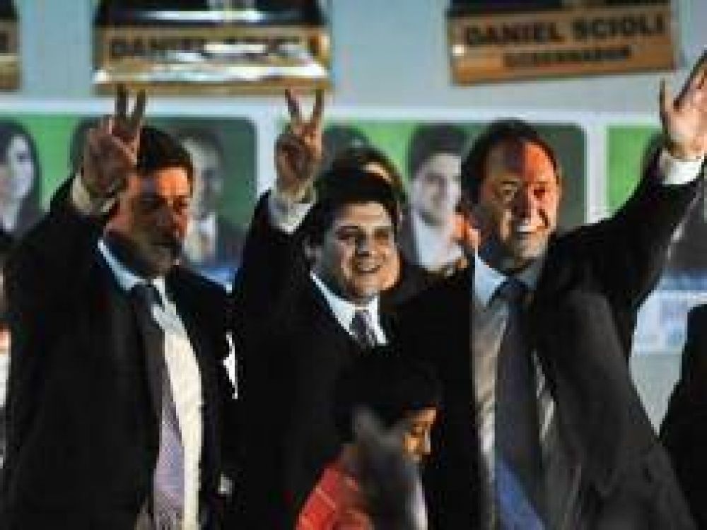 Scioli y Mariotto junto a Bormioli en Pergamino