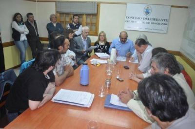 Analizan las condiciones generales del servicio de taxis y remises en la ciudad