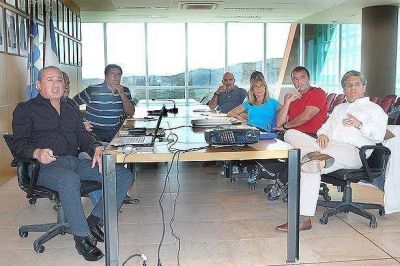 El Jefe de Gabinete se reuni� con profesores de educaci�n f�sica 