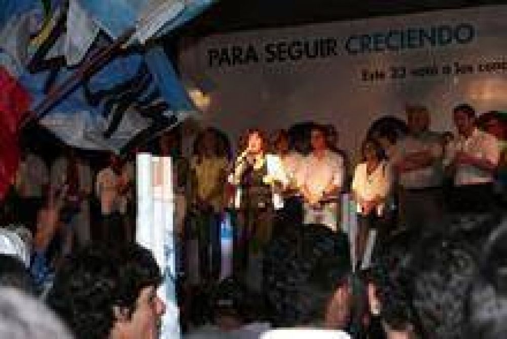 Con amplia convocatoria el PJ baj� el tel�n de la campa�a