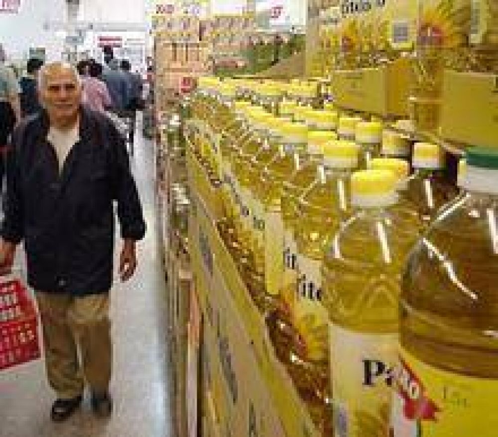 Multan a supermercados por precios alterados en los aceites