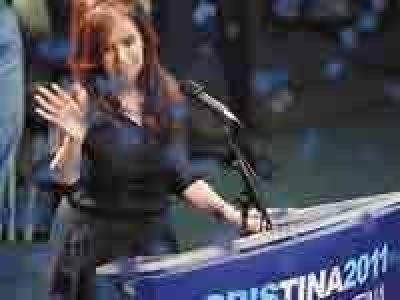 Peralta acompa�� a Cristina en el cierre de campa�a