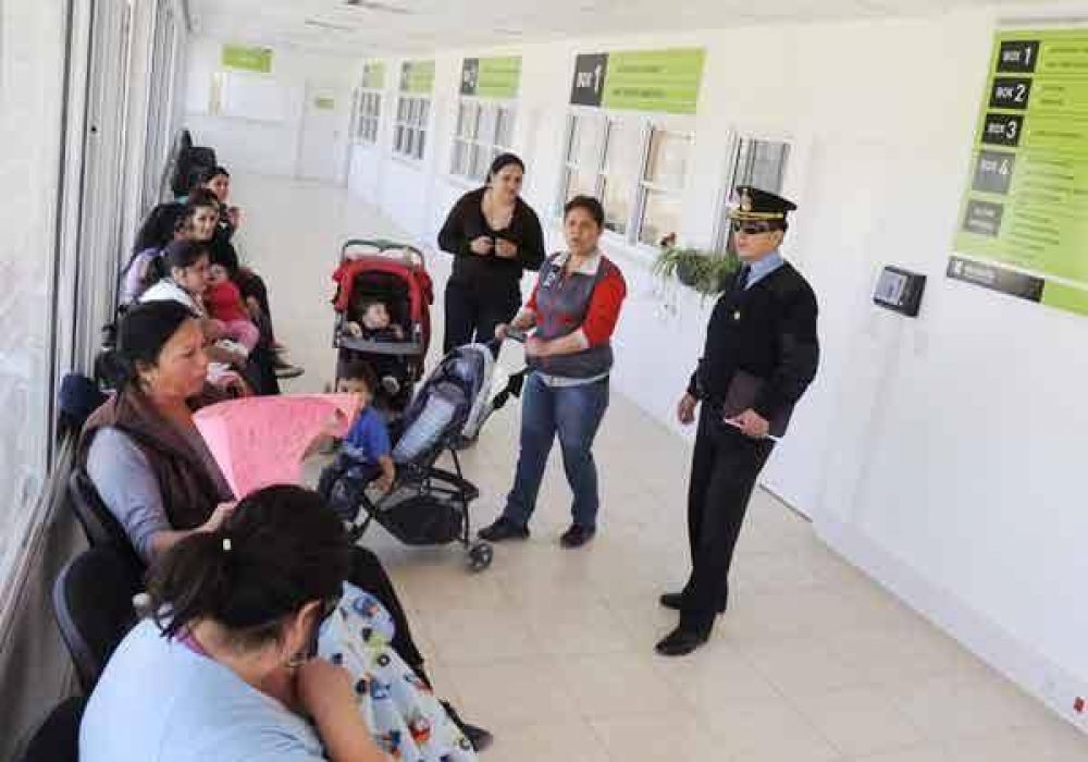 Vecinos impiden trabajar en la delegaci�n de Alto Godoy