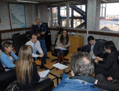 El Ministro de Econom�a recibi� a representantes de los municipios de Ushuaia y R�o Grande