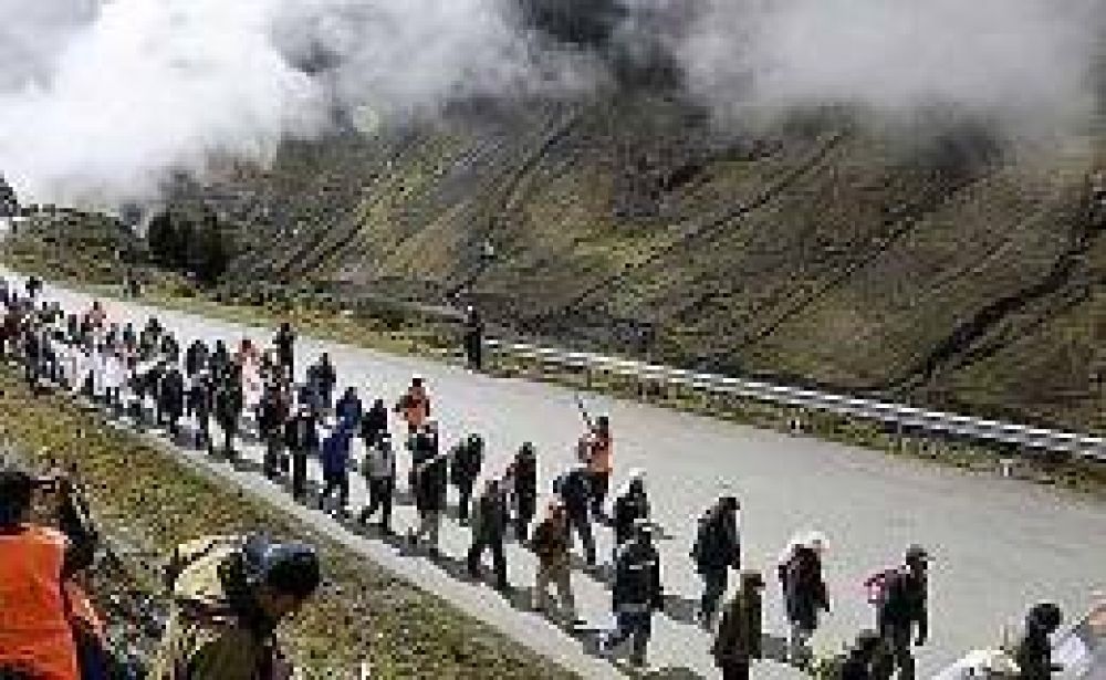 Bolivia: tras 66 d�as de caminata, ind�genas llegaron a La Paz para pedir cierre de una obra