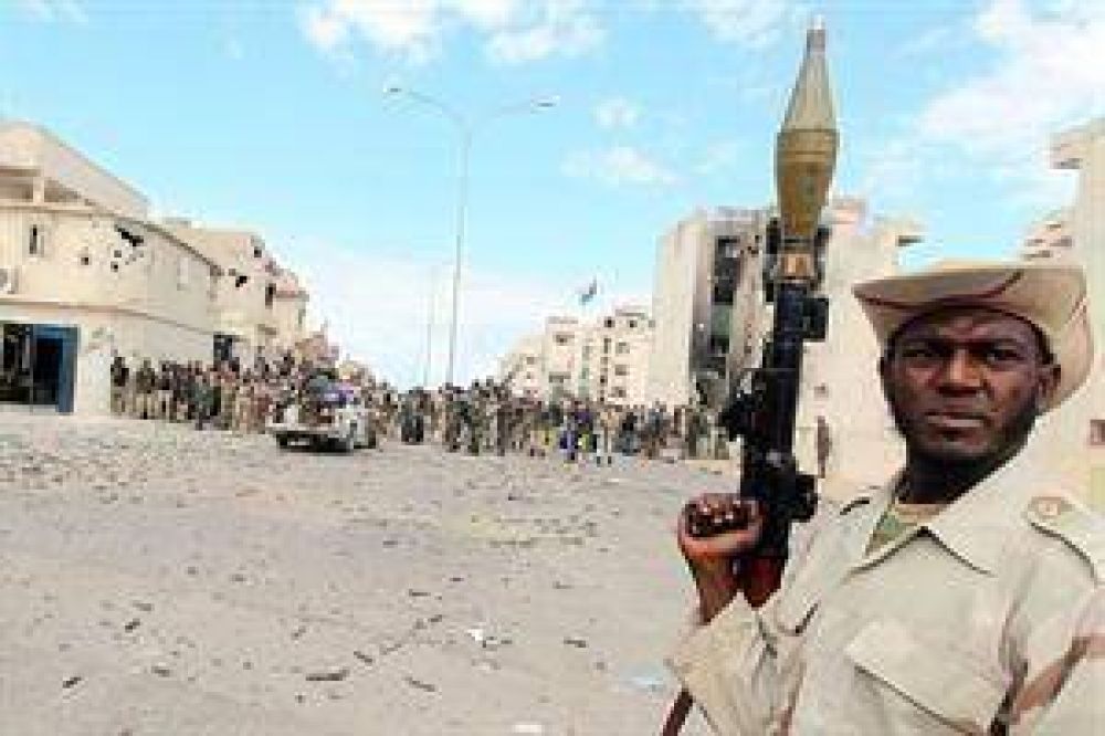 Al Jazeera y Reuters informan que Kadhafy muri� en el combate de Sirte