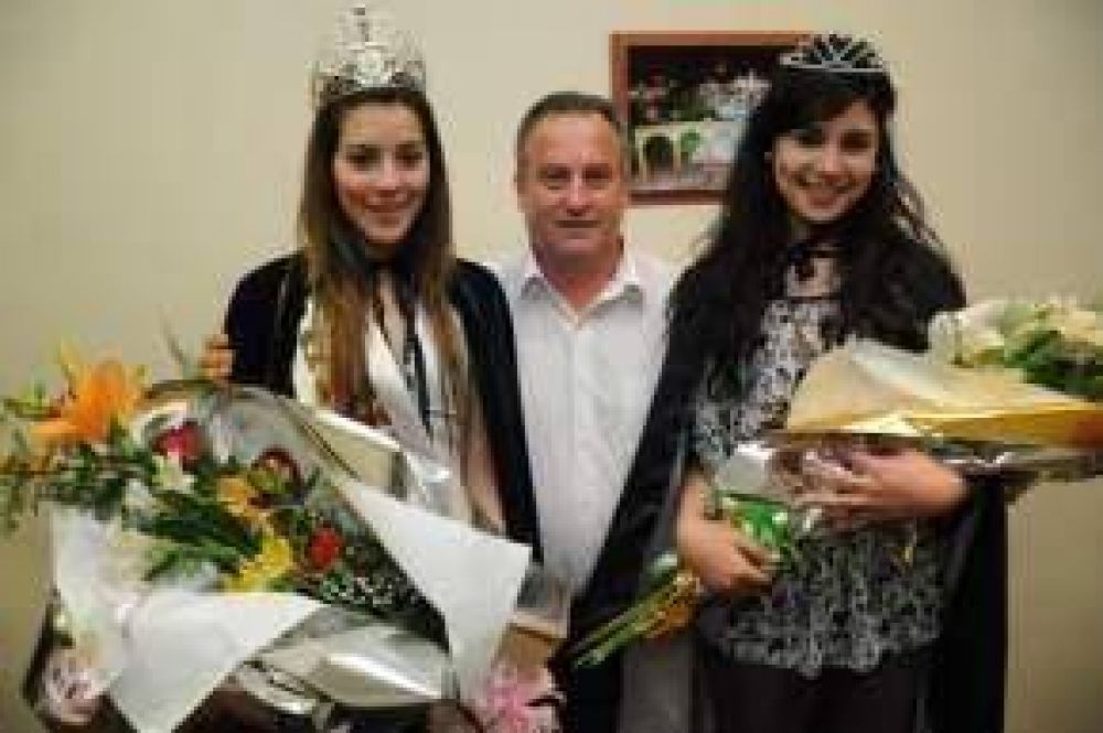 El Intendente Rojas recibi� a la Reina y Virreina que representar�n al departamento en la pr�xima Fiesta Nacional del Sol