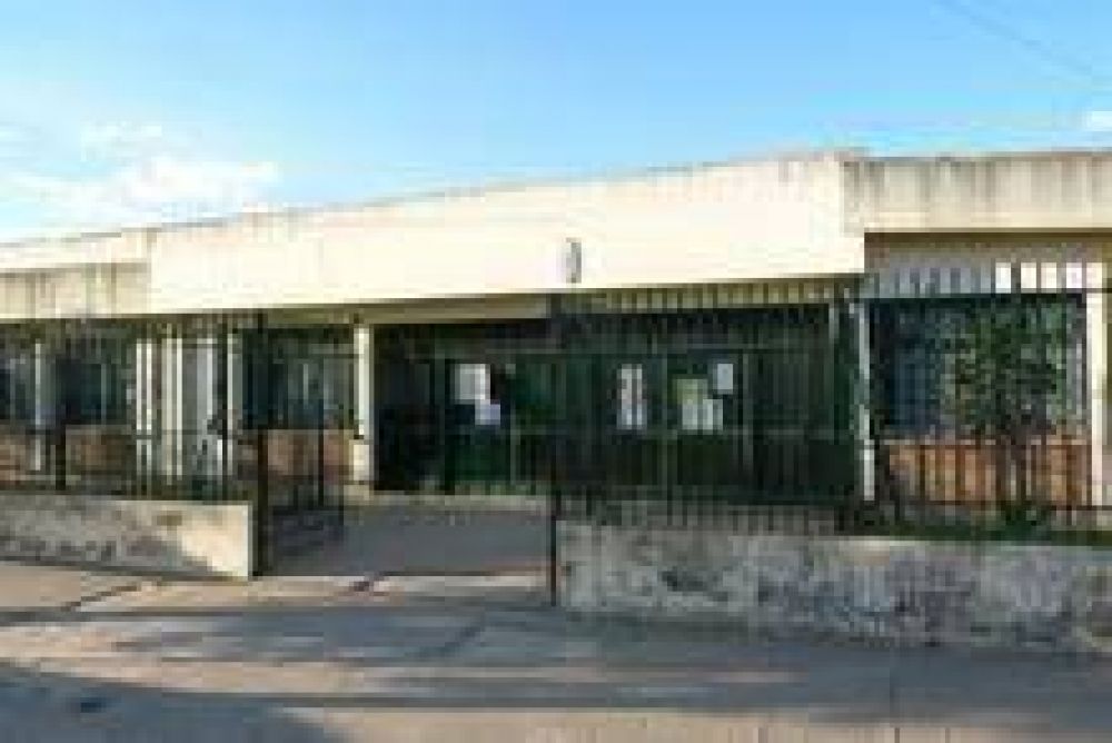 Restaurar�n aulas de la Escuela N�8 tras el peligro de derrumbe de techos