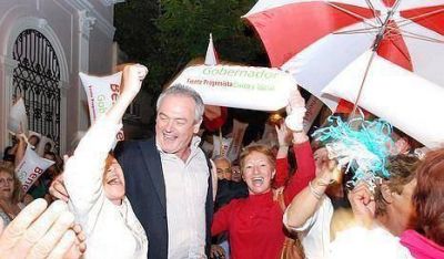 Benedetti en el cierre apunt� a la justicia que le prohibi� ir con Binner