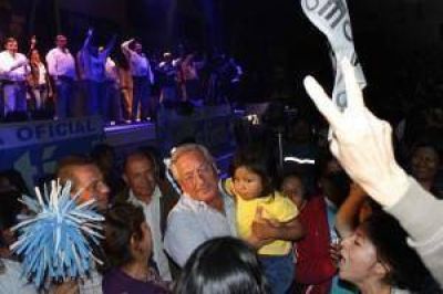 Fellner: �este domingo, usemos el voto como un grito de esperanza hacia adelante�
