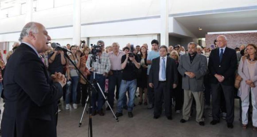 Para Lifschitz, ahora "Rosario tiene una Terminal de �mnibus como se merece"
