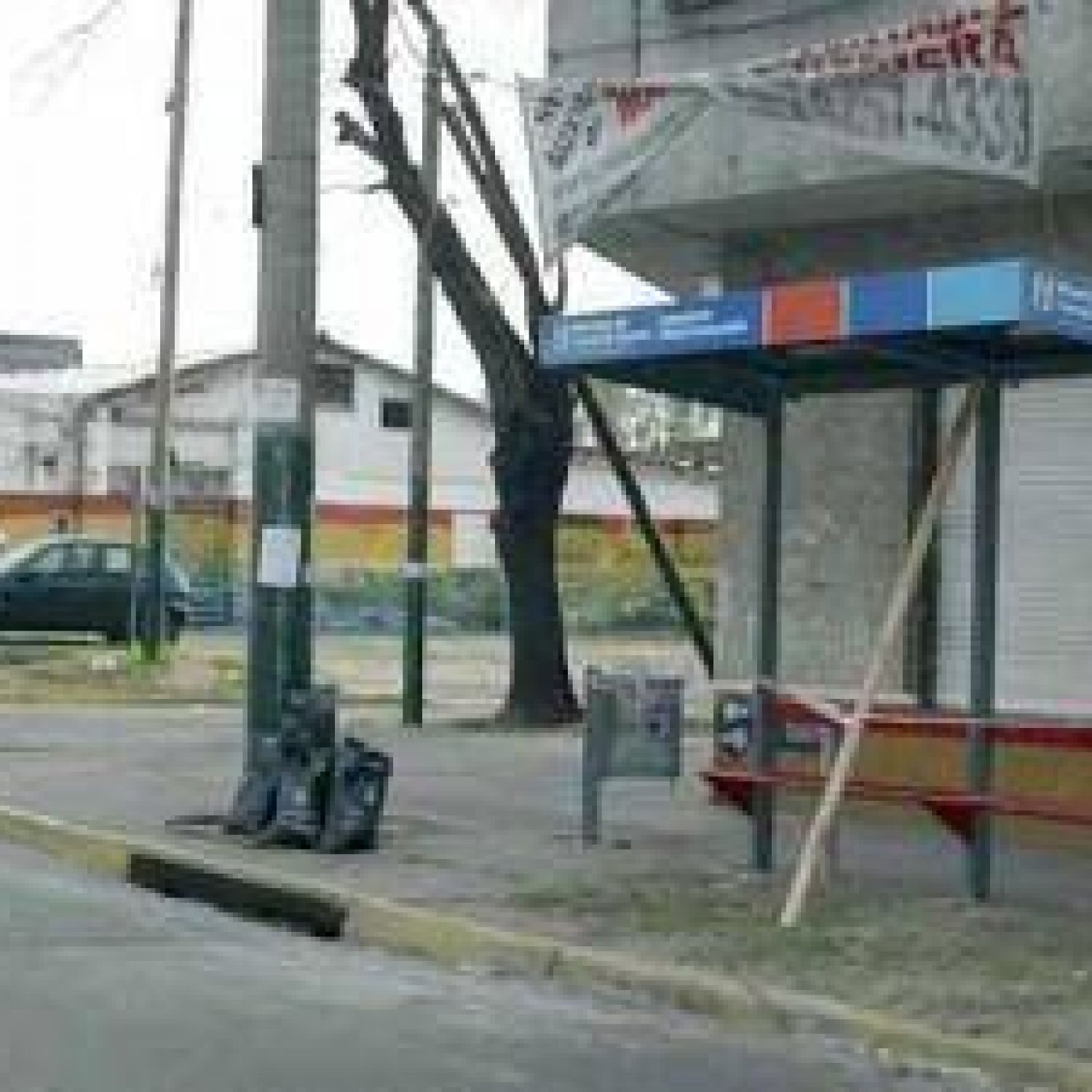 Son 700 las nuevas paradas de colectivo instaladas en Lomas