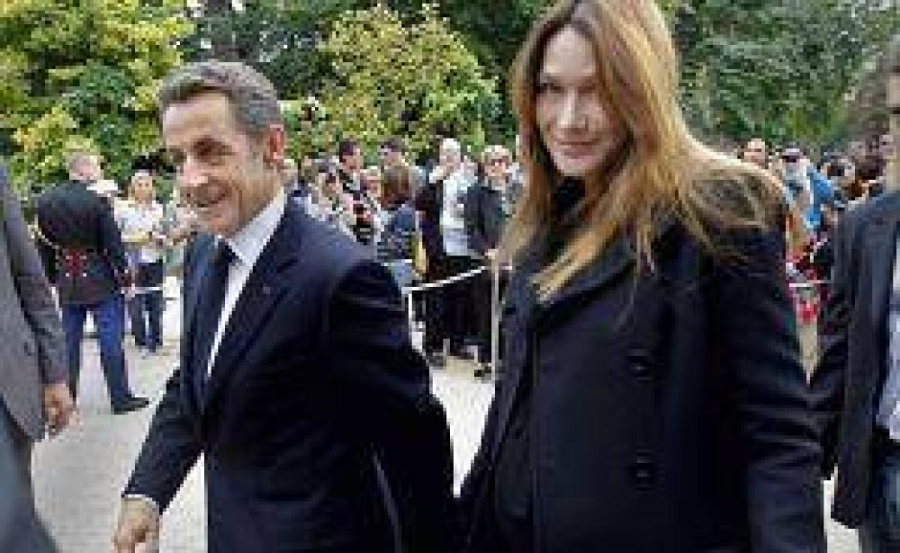 Tras las especulaciones, Sarkozy revel� el nombre de su hija