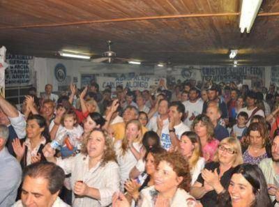 "Les proponemos seguir creciendo, no empezar todo de nuevo"