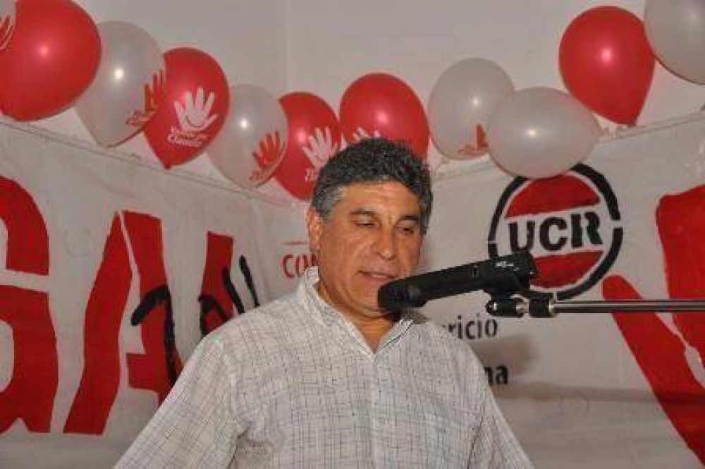 "Llevamos 28 a�os de democracia y vamos para atr�s"